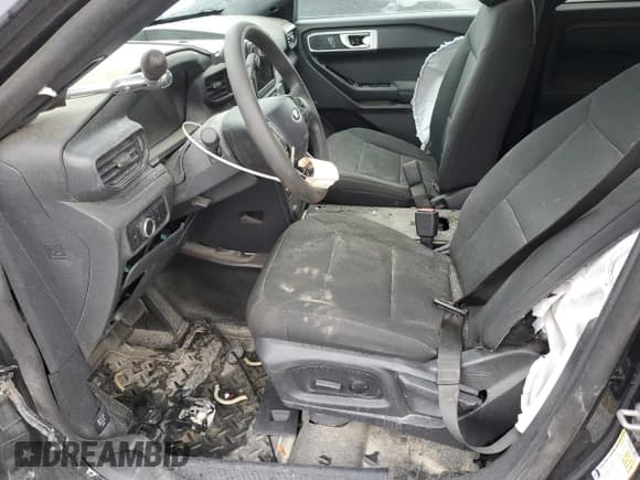 ✅ 2025 Ford Police Interceptor Utility • VIN: 1FM5K8AC9SGA76250 • Lot: 92286405. Listed on Copart with 16,815 mi. Free auction sales archive from the USA and detailed vehicle history report at DreamBid. Image 7.