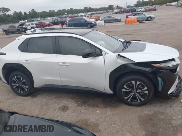 ✅ 2025 Toyota bZ4X XLE • VIN: JTMAAAAA2SA073477 • Lot: 43414019. Listed on IAAI with 2,949 mi. Free auction sales archive from the USA and detailed vehicle history report at DreamBid. Image 13.