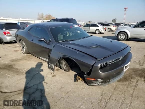 ✅ 2015 Dodge Challenger SXT Plus • VIN: 2C3CDZBG0FH823617 • Lot: 89541745. Wystawiony na Copart z przebiegiem 64 256 mil. Bezpłatny archiwum sprzedaży aukcyjnych z USA i szczegółowy raport historii pojazdu na DreamBid. Zdjęcie 14.