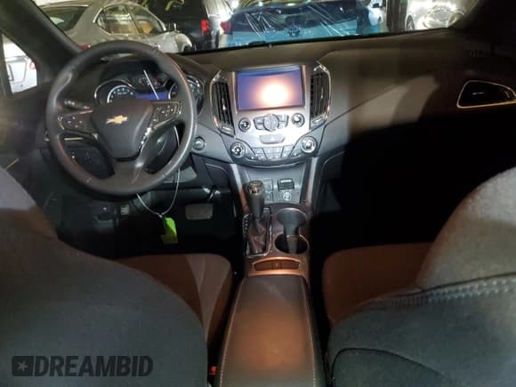 ✅ 2017 Chevrolet Cruze LT • VIN: 1G1BE5SMXH7187024 • Lot: 50115763. Listed on Copart with 68,915 mi. Free auction sales archive from the USA and detailed vehicle history report at DreamBid. Image 8.