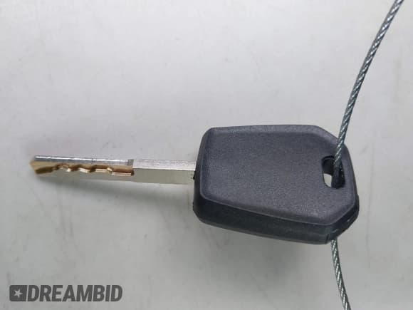 ✅ 2016 Ford Fusion SE Hybrid • VIN: 3FA6P0LU3GR127202 • Lot: 43061240. Wystawiony na IAAI z przebiegiem 196 916 mil. Bezpłatny archiwum sprzedaży aukcyjnych z USA i szczegółowy raport historii pojazdu na DreamBid. Zdjęcie 11.