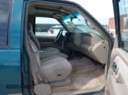 ✅ 1998 GMC Suburban • VIN: 1GKGK26J4WJ734958 • Lot: 41878070. Listed on IAAI with 131,528 mi. Free auction sales archive from the USA and detailed vehicle history report at DreamBid. Image 5.