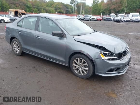 ✅ 2015 Volkswagen Jetta SE • VIN: 3VWD07AJ4FM347979 • Лот: 43301447. Опубликован ранее на IAAI с пробегом 114 436 миль. Бесплатный доступ к архиву аукционных продаж из США и подробный отчёт об истории автомобиля на DreamBid. Изображение 1.