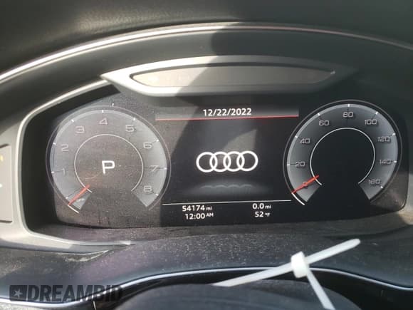 ✅ 2019 Audi Q8 Premium • VIN: WA1AVAF1XKD017065 • Lot: 37244513. Wystawiony na Copart z przebiegiem 54 174 mil. Bezpłatny archiwum sprzedaży aukcyjnych z USA i szczegółowy raport historii pojazdu na DreamBid. Zdjęcie 9.