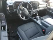 ✅ 2022 Ford F-150 XLT • VIN: 1FTFW1ED1NFA72369 • Lot: 82539945. Wystawiony na Copart z przebiegiem 74 446 mil. Bezpłatny archiwum sprzedaży aukcyjnych z USA i szczegółowy raport historii pojazdu na DreamBid. Zdjęcie 8.