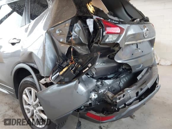 ✅ 2019 Nissan Rogue SV • VIN: KNMAT2MV2KP558570 • Lot: 43331278. Wystawiony na IAAI z przebiegiem 101 630 mil. Bezpłatny archiwum sprzedaży aukcyjnych z USA i szczegółowy raport historii pojazdu na DreamBid. Zdjęcie 6.