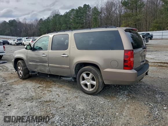 ✅ 2007 Chevrolet Suburban LT • VIN: 1GNFC16J17J311486 • Lot: 94681785. Listed on Copart with 161,407 mi. Free auction sales archive from the USA and detailed vehicle history report at DreamBid. Image 2.