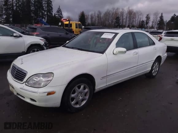 ✅ 2000 Mercedes-Benz S 320/430/500 • VIN: WDBNG70J2YA124097 • Lot: 43793623. Listed on IAAI with Not provided. Free auction sales archive from the USA and detailed vehicle history report at DreamBid. Image 2.
