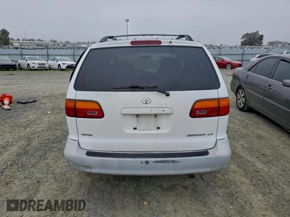 ✅ 2000 Toyota Sienna LE • VIN: 4T3ZF13C7YU243233 • Lot: 96838065. Listed on Copart with Not provided. Free auction sales archive from the USA and detailed vehicle history report at DreamBid. Image 6.