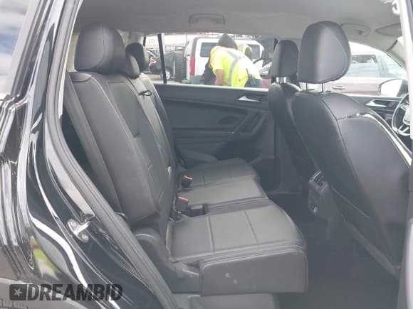 ✅ 2018 Volkswagen Tiguan SEL • VIN: 3VV3B7AX8JM094771 • Лот: 43419406. Опубликован ранее на IAAI с пробегом 54 219 миль. Бесплатный доступ к архиву аукционных продаж из США и подробный отчёт об истории автомобиля на DreamBid. Изображение 8.