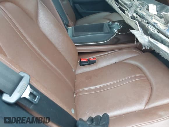 ✅ 2016 Audi A8 3.0T • VIN: WAU34AFD9GN002101 • Лот: 42720508. Опубликован ранее на IAAI с пробегом Не указан. Бесплатный доступ к архиву аукционных продаж из США и подробный отчёт об истории автомобиля на DreamBid. Изображение 8.