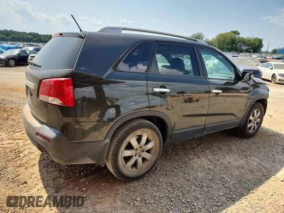 ✅ 2012 Kia Sorento LX • VIN: 5XYKT4A23CG190690 • Lot: 80503325. Listed on Copart with 114,622 mi. Free auction sales archive from the USA and detailed vehicle history report at DreamBid. Image 3.