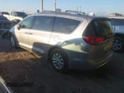 ✅ 2019 Chrysler Pacifica Touring L • VIN: 2C4RC1BG0KR539368 • Lot: 43213205. Wystawiony na IAAI z przebiegiem 114 418 mil. Bezpłatny archiwum sprzedaży aukcyjnych z USA i szczegółowy raport historii pojazdu na DreamBid. Zdjęcie 3.