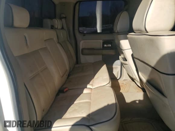 ✅ 2007 Lincoln Mark LT • VIN: 5LTPW18577FJ11958 • Lot: 85960714. Wystawiony na Copart z przebiegiem 230 147 mil. Bezpłatny archiwum sprzedaży aukcyjnych z USA i szczegółowy raport historii pojazdu na DreamBid. Zdjęcie 10.
