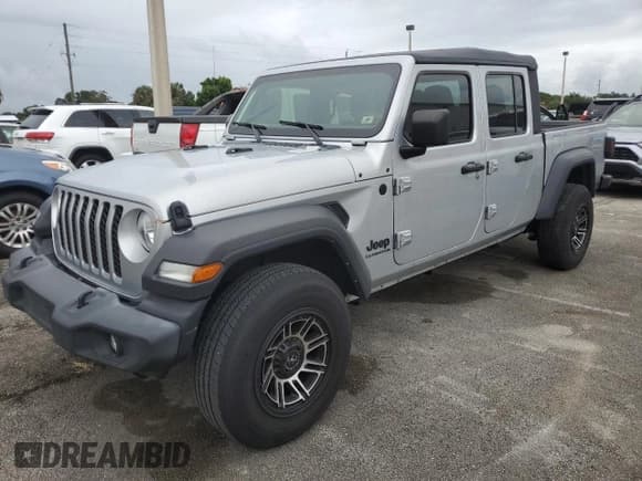 ✅ 2022 Jeep Gladiator Sport • VIN: 1C6HJTAG1NL110162 • Лот: 74131764. Опубликован ранее на Copart с пробегом Не указан. Бесплатный доступ к архиву аукционных продаж из США и подробный отчёт об истории автомобиля на DreamBid. Изображение 1.