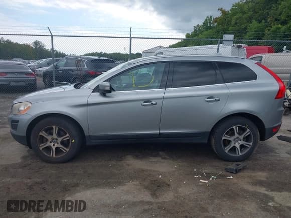 ✅ 2012 Volvo XC60 3.0L • VIN: YV4902DZ0C2346020 • Lot: 43173538. Listed on IAAI with 190,634 mi. Free auction sales archive from the USA and detailed vehicle history report at DreamBid. Image 14.