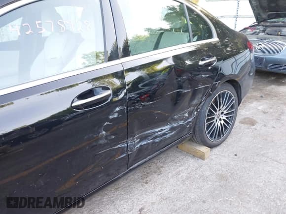 ✅ 2024 Mercedes-Benz C 300 • VIN: W1KAF4HB9RR157525 • Лот: 42578928. Опубликован ранее на IAAI с пробегом 7 139 миль. Бесплатный доступ к архиву аукционных продаж из США и подробный отчёт об истории автомобиля на DreamBid. Изображение 17.