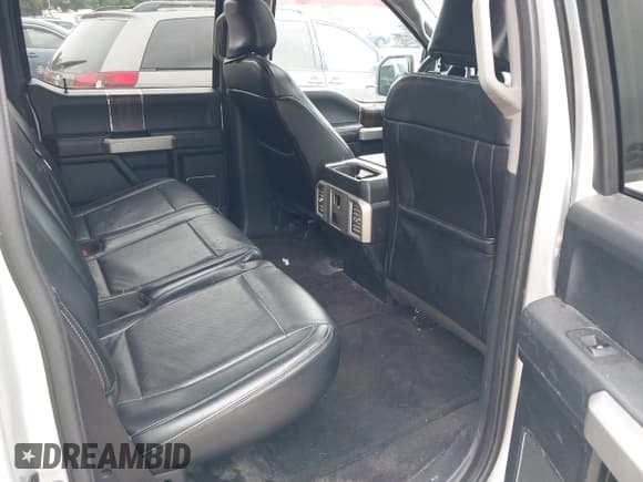 ✅ 2015 Ford F-150 XLT • VIN: 1FTEW1EGXFKE19647 • Lot: 43026369. Wystawiony na IAAI z przebiegiem 217 955 mil. Bezpłatny archiwum sprzedaży aukcyjnych z USA i szczegółowy raport historii pojazdu na DreamBid. Zdjęcie 8.