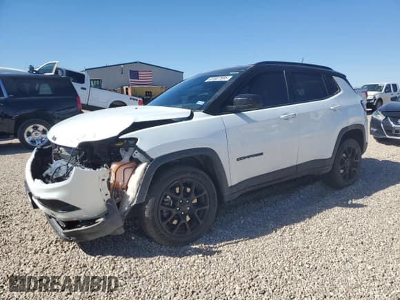 ✅ 2024 Jeep Compass Latitude • VIN: 3C4NJDBN8RT130188 • Лот: 87007585. Опубликован ранее на Copart с пробегом 33 380 миль. Бесплатный доступ к архиву аукционных продаж из США и подробный отчёт об истории автомобиля на DreamBid. Изображение 1.