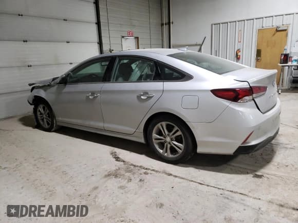 ✅ 2018 Hyundai Sonata Limited • VIN: 5NPE34AF6JH654920 • Lot: 71450082. Listed on Copart with 52,579 mi. Free auction sales archive from the USA and detailed vehicle history report at DreamBid. Image 2.