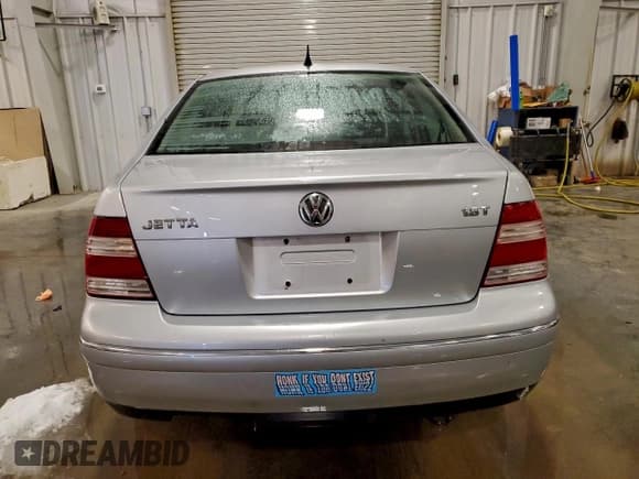 ✅ 2004 Volkswagen Jetta • VIN: 3VWRE69M64M052282 • Lot: 95359565. Wystawiony na Copart z przebiegiem 200 001 mil. Bezpłatny archiwum sprzedaży aukcyjnych z USA i szczegółowy raport historii pojazdu na DreamBid. Zdjęcie 6.