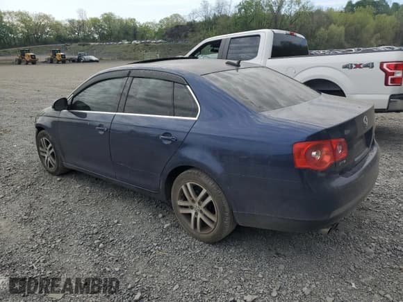 ✅ 2006 Volkswagen Jetta 2.5L • VIN: 3VWSG71K26M723901 • Лот: 54797055. Опубликован ранее на Copart с пробегом 116 091 миль. Бесплатный доступ к архиву аукционных продаж из США и подробный отчёт об истории автомобиля на DreamBid. Изображение 2.