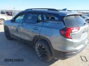 ✅ 2024 GMC Terrain SLT • VIN: 3GKALVEG1RL225417 • Lot: 41382024. Wystawiony na IAAI z przebiegiem 43 677 mil. Bezpłatny archiwum sprzedaży aukcyjnych z USA i szczegółowy raport historii pojazdu na DreamBid. Zdjęcie 3.