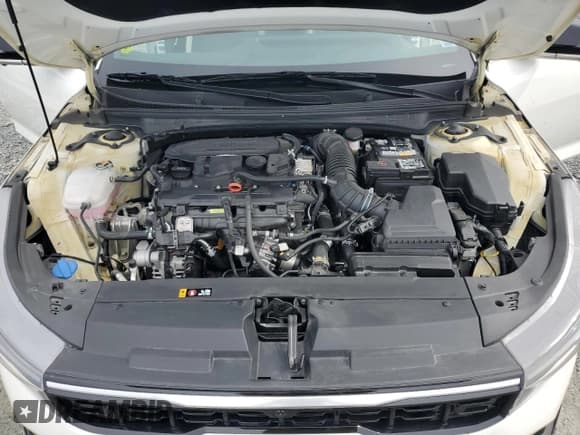 ✅ 2025 Kia K4 GT-Line Turbo • VIN: 3KPFW4DC0SE094105 • Lot: 70742525. Listed on Copart with 8,504 mi. Free auction sales archive from the USA and detailed vehicle history report at DreamBid. Image 11.