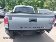 ✅ 2020 Toyota Tacoma SR5 • VIN: 3TMDZ5BN7LM089659 • Lot: 42396312. Wystawiony na IAAI z przebiegiem 84 955 mil. Bezpłatny archiwum sprzedaży aukcyjnych z USA i szczegółowy raport historii pojazdu na DreamBid. Zdjęcie 17.