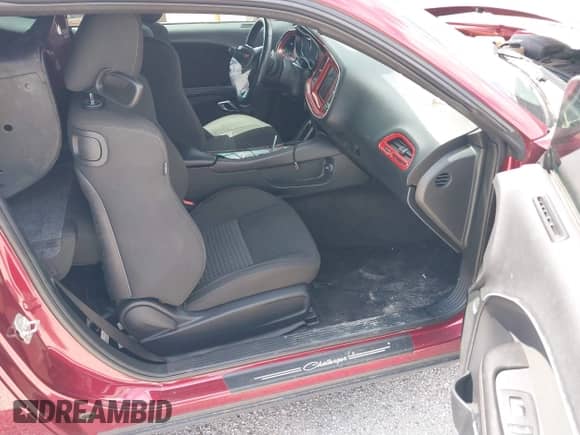 2018 Dodge Challenger T/A 392 с VIN 2C3CDZFJ7JH255672, выставлен на аукционе IAAI как лот 42638454 с пробегом 70 095 миль миль и . История ставок и продаж доступна на DreamBid. Изображение 5.