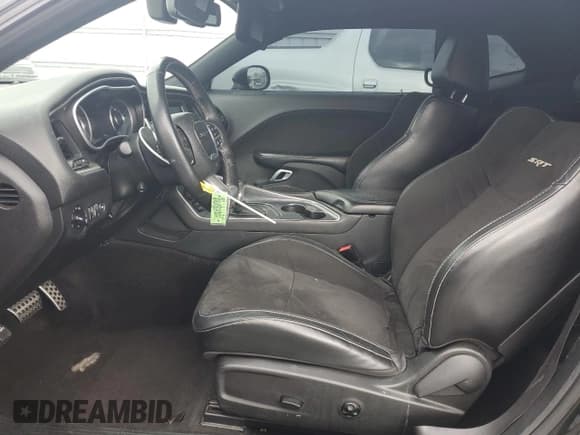 ✅ 2015 Dodge Challenger SRT 392 • VIN: 2C3CDZDJ8FH794070 • Lot: 86139155. Wystawiony na Copart z przebiegiem 158 911 mil. Bezpłatny archiwum sprzedaży aukcyjnych z USA i szczegółowy raport historii pojazdu na DreamBid. Zdjęcie 7.