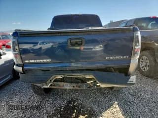 ✅ 2000 Chevrolet Silverado 1500 LS • VIN: 1GCEK19T6YE362898 • Lot: 81867055. Wystawiony na Copart z przebiegiem Nie podano. Bezpłatny archiwum sprzedaży aukcyjnych z USA i szczegółowy raport historii pojazdu na DreamBid. Zdjęcie 6.