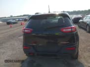 ✅ 2017 Jeep Cherokee Trailhawk • VIN: 1C4PJMBB5HW581070 • Лот: 42783250. Опубликован ранее на IAAI с пробегом 171 128 миль. Бесплатный доступ к архиву аукционных продаж из США и подробный отчёт об истории автомобиля на DreamBid. Изображение 17.