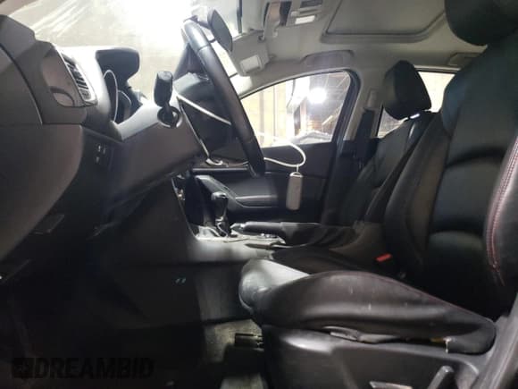 ✅ 2014 Mazda 3 i Grand Touring • VIN: JM1BM1M79E1132637 • Lot: 85576255. Wystawiony na Copart z przebiegiem 135 660 mil. Bezpłatny archiwum sprzedaży aukcyjnych z USA i szczegółowy raport historii pojazdu na DreamBid. Zdjęcie 7.