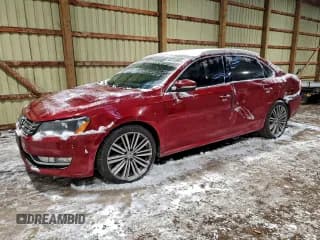 ✅ 2015 Volkswagen Passat SE • VIN: 1VWBS7A34FC081240 • Лот: 95415985. Опубликован ранее на Copart с пробегом 193 187 миль. Бесплатный доступ к архиву аукционных продаж из США и подробный отчёт об истории автомобиля на DreamBid. Изображение 1.