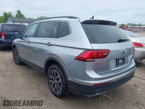 ✅ 2021 Volkswagen Tiguan SE • VIN: 3VV2B7AX7MM005224 • Lot: 42337356. Wystawiony na IAAI z przebiegiem 84 652 mil. Bezpłatny archiwum sprzedaży aukcyjnych z USA i szczegółowy raport historii pojazdu na DreamBid. Zdjęcie 3.