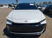 ✅ 2024 Toyota Crown XLE • VIN: JTDAAAAF2R3027013 • Lot: 42226856. Wystawiony na IAAI z przebiegiem 26 393 mil. Bezpłatny archiwum sprzedaży aukcyjnych z USA i szczegółowy raport historii pojazdu na DreamBid. Zdjęcie 13.