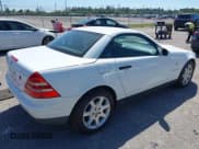 ✅ 1998 Mercedes-Benz SLK 230/320 • VIN: WDBKK47F1WF012344 • Lot: 41833418. Listed on IAAI with 123,681 mi. Free auction sales archive from the USA and detailed vehicle history report at DreamBid. Image 4.