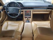 ✅ 1991 Mercedes-Benz 560 • VIN: WDBCA39E4MA564369 • Лот: 60722405. Опубликован ранее на Copart с пробегом 122 325 миль. Бесплатный доступ к архиву аукционных продаж из США и подробный отчёт об истории автомобиля на DreamBid. Изображение 8.