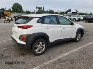 ✅ 2019 Hyundai Kona SE • VIN: KM8K12AAXKU378326 • Лот: 66690303. Опубликован ранее на Copart с пробегом 23 606 миль. Бесплатный доступ к архиву аукционных продаж из США и подробный отчёт об истории автомобиля на DreamBid. Изображение 3.