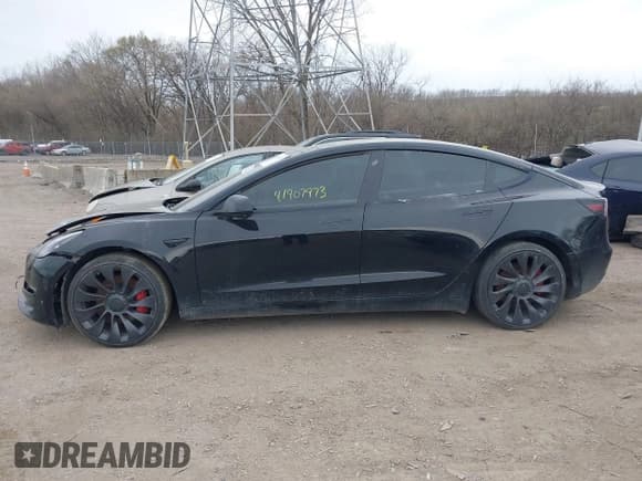 ✅ 2021 Tesla Model 3 Performance • VIN: 5YJ3E1EC5MF030822 • Lot: 41907973. Wystawiony na IAAI z przebiegiem 50 133 mil. Bezpłatny archiwum sprzedaży aukcyjnych z USA i szczegółowy raport historii pojazdu na DreamBid. Zdjęcie 14.