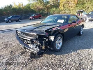 ✅ 2010 Dodge Challenger SE • VIN: 2B3CJ4DV1AH240972 • Lot: 40612957. Wystawiony na IAAI z przebiegiem 162 452 mil. Bezpłatny archiwum sprzedaży aukcyjnych z USA i szczegółowy raport historii pojazdu na DreamBid. Zdjęcie 2.
