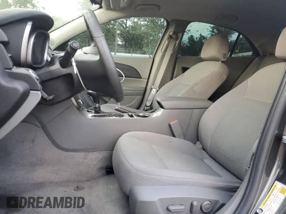 2014 Chevrolet Malibu LS z VIN 1G11A5SL6EF125524, wystawiony jako Copart lot #81802005 z przebiegiem 97 737 mil mil oraz Szkoda całkowita • Salvage title. Historia ofert i sprzedaży dostępna na DreamBid. Obrazek 7.