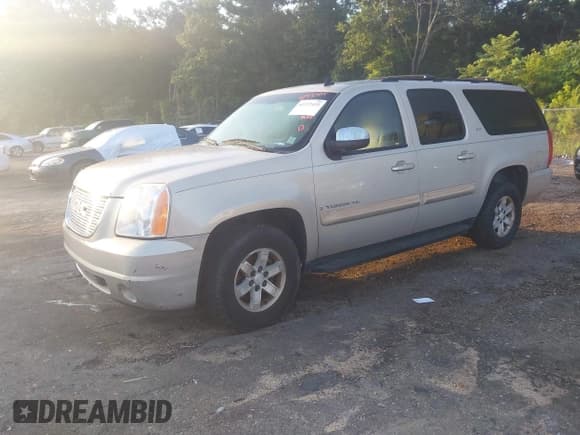 ✅ 2008 GMC Yukon XL SLT 4SB • VIN: 1GKFC16028R235686 • Lot: 42537455. Wystawiony na IAAI z przebiegiem 282 634 mil. Bezpłatny archiwum sprzedaży aukcyjnych z USA i szczegółowy raport historii pojazdu na DreamBid. Zdjęcie 2.