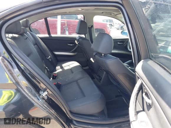 ✅ 2007 BMW 3 Series 328i • VIN: WBAVA33567KX75653 • Lot: 43207041. Listed on IAAI with 106,738 mi. Free auction sales archive from the USA and detailed vehicle history report at DreamBid. Image 8.