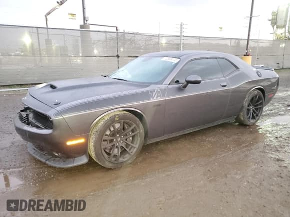 ✅ 2021 Dodge Challenger R/T Scat Pack • VIN: 2C3CDZFJ9MH621183 • Lot: 70988472. Wystawiony na Copart z przebiegiem 11 749 mil. Bezpłatny archiwum sprzedaży aukcyjnych z USA i szczegółowy raport historii pojazdu na DreamBid. Zdjęcie 1.