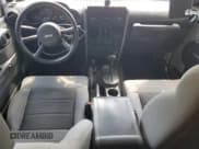 ✅ 2009 Jeep Wrangler Unlimited X • VIN: 1J4GA391X9L786887 • Lot: 70853675. Wystawiony na Copart z przebiegiem 130 403 mil. Bezpłatny archiwum sprzedaży aukcyjnych z USA i szczegółowy raport historii pojazdu na DreamBid. Zdjęcie 8.