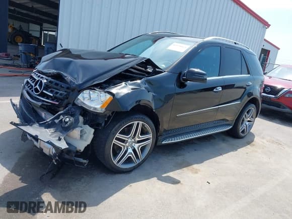 ✅ 2009 Mercedes-Benz M 550 • VIN: 4JGBB72E39A519423 • Lot: 42990646. Wystawiony na IAAI z przebiegiem Nie podano. Bezpłatny archiwum sprzedaży aukcyjnych z USA i szczegółowy raport historii pojazdu na DreamBid. Zdjęcie 2.