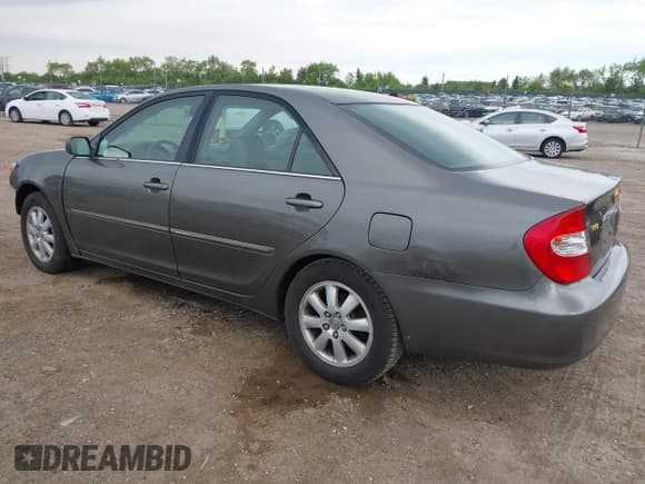 ✅ 2004 Toyota Camry LE • VIN: 4T1BF30K84U585950 • Lot: 42331486. Wystawiony na IAAI z przebiegiem 163 208 mil. Bezpłatny archiwum sprzedaży aukcyjnych z USA i szczegółowy raport historii pojazdu na DreamBid. Zdjęcie 3.