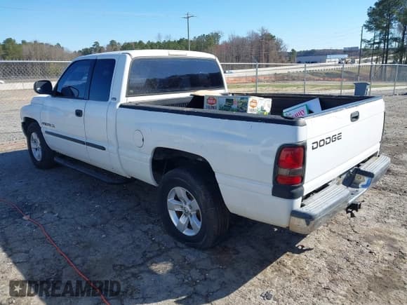✅ 2001 Dodge 1500 • VIN: 3B7HC13Y81G754780 • Lot: 41771527. Listed on IAAI with 310,186 mi. Free auction sales archive from the USA and detailed vehicle history report at DreamBid. Image 3.